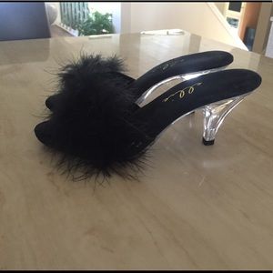 SOLD New, Gorgeous, Sz 9, Lucite, Kitten Heels