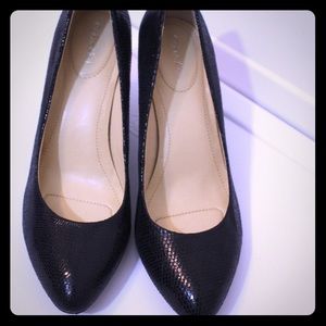 Calvin Klein Selene pump blue python size 8 Calvin Klein Selene pump blue python size 8