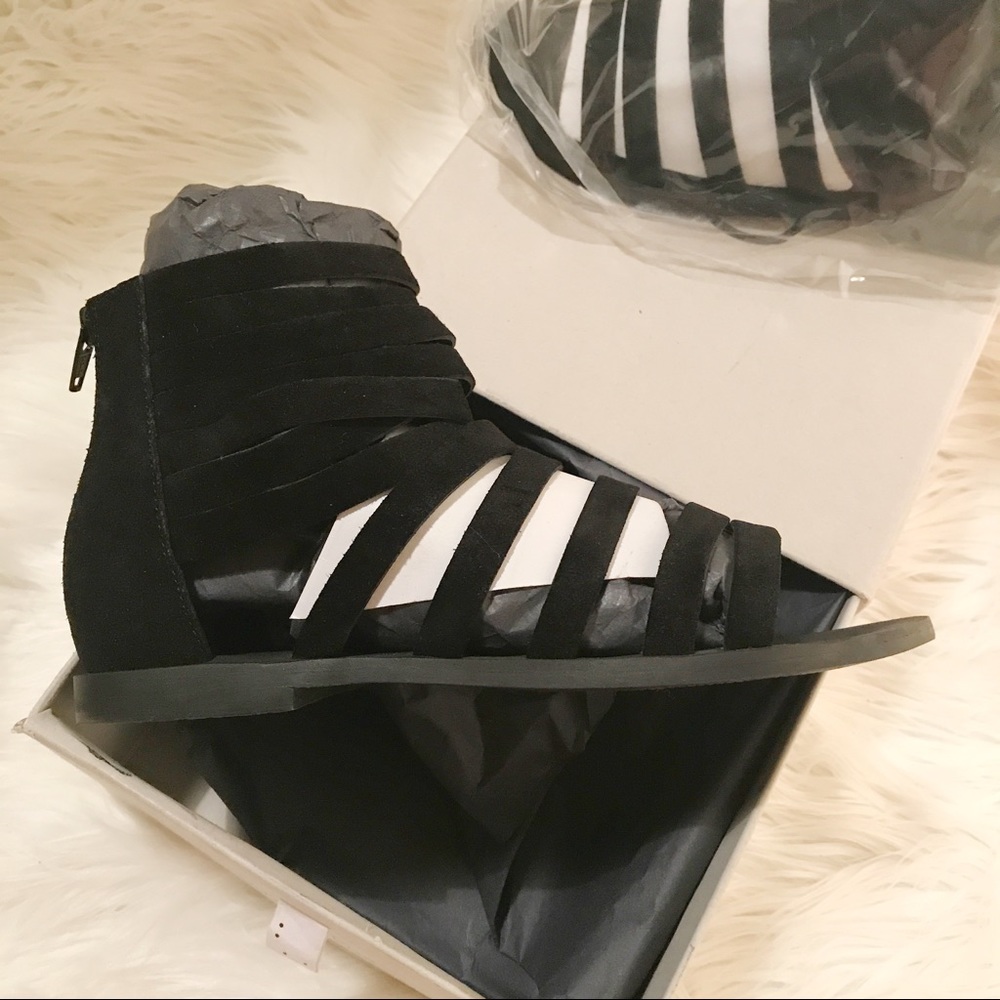 Urban Outfitters Leather Strappy Gladiator Sandals - Picture 3 of 4