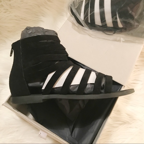 Urban Outfitters Leather Strappy Gladiator Sandals - Picture 3 of 4