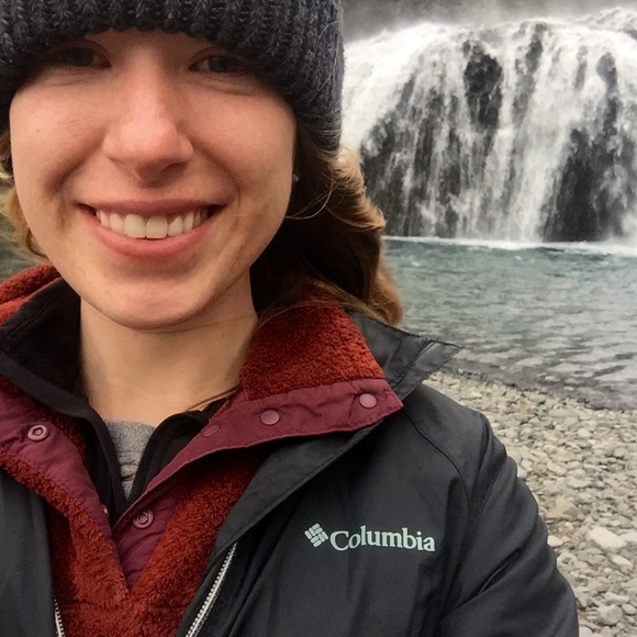 Meet your Posher, Leah - Picture 2 of 5