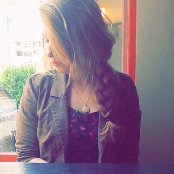 Meet your Posher, Leah - Picture 5 of 5