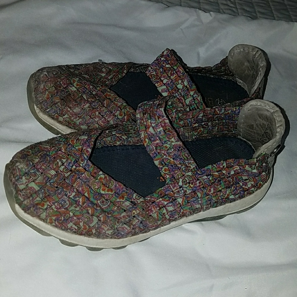 Girls braided size 1 shoes