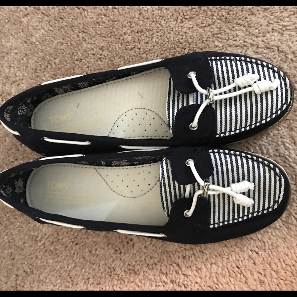 Toms Nautical Slip On Loafer. Size 9.5 New