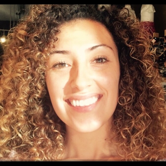 Meet your Posher, Tiffany - Picture 1 of 1