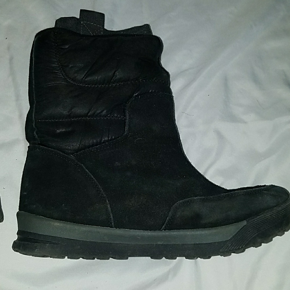 Women's Land's End black winter snowboots 6