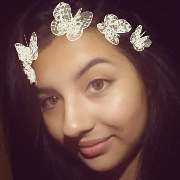 Meet your Posher, Kaitlin - Picture 3 of 3