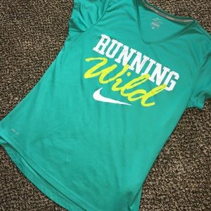 Turquoise tee Nike dry fit medium top