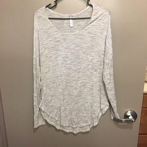 Long sleeve gray top