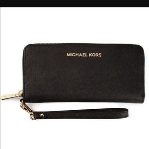 Michael kors wristlets