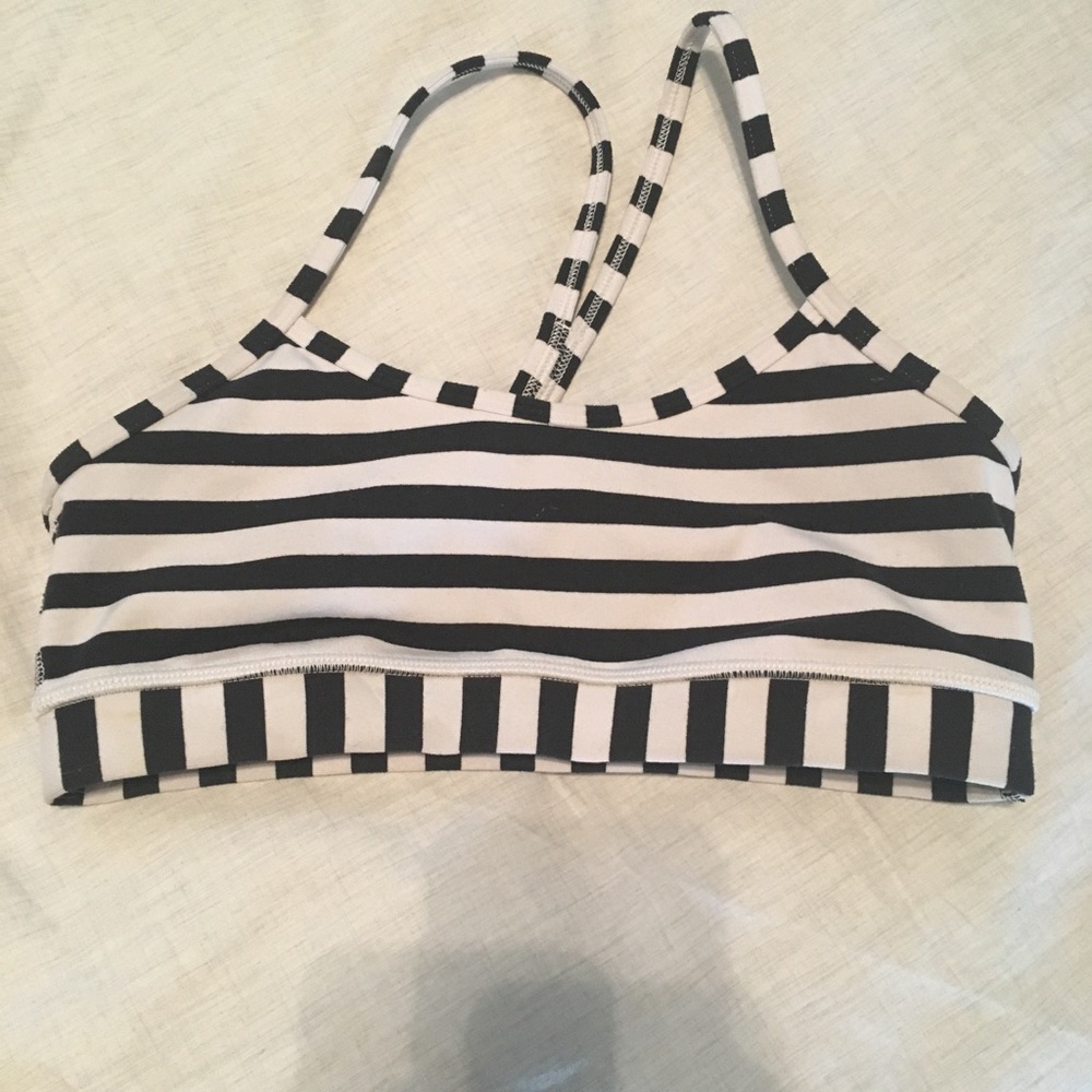 Lululemon sports bra size 6