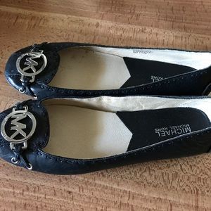 Women's size 8.5 Michael Kors flats Women's size 8.5 Michael Kors flats
