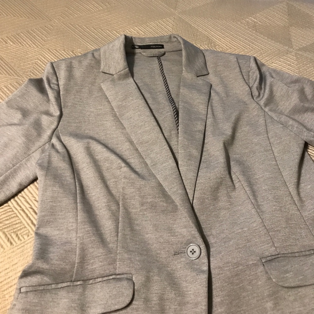 Blazer - Picture 3 of 4