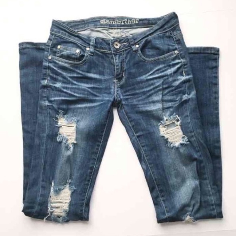 Cambridge distressed jeans 27x34"