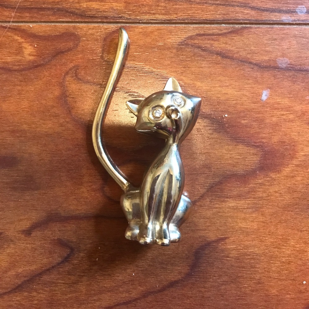Cat ring holder