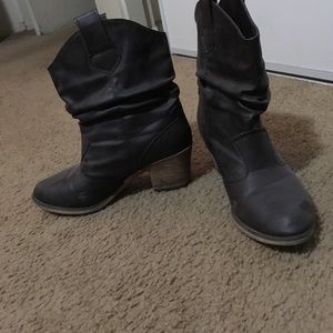 Ankle boots! Dark brown