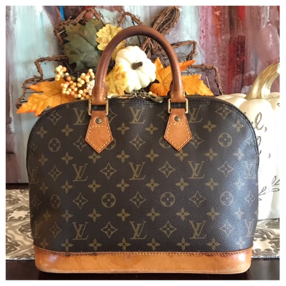 Louis Vuitton Handbags - Authentic Louis Vuitton Alma PM