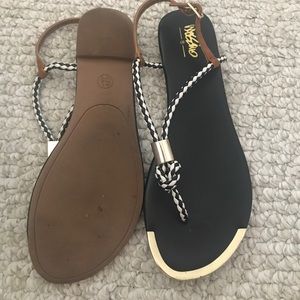 LIKE NEW Mossimo sandals