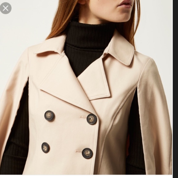 NWT Beautiful Double Breasted Cape. Light Beige. - Picture 2 of 8