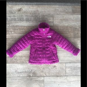 GIRLS' NORTHFACE REVERSIBLE MOSSBUD SWIRL JACKET