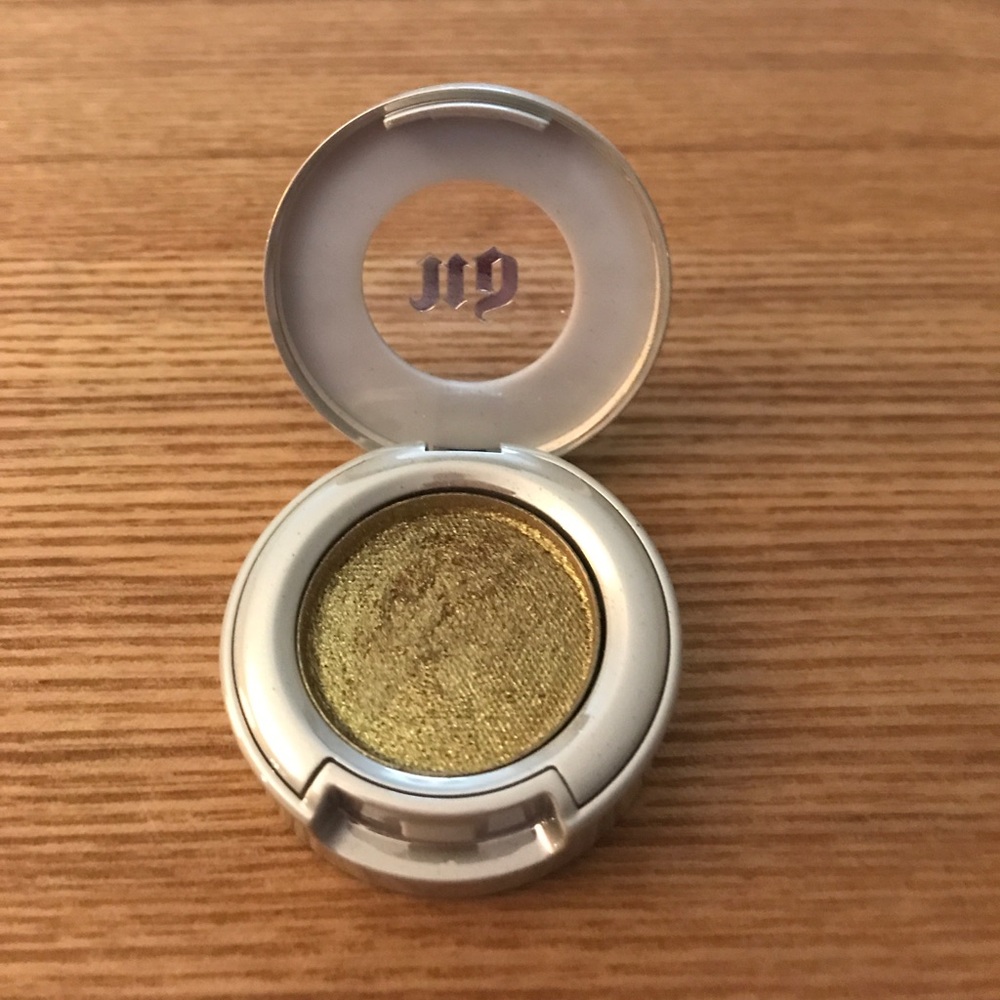 ⚡️NEW!⚡️ URBAN DECAY Moondust Eyeshadow Stargazer