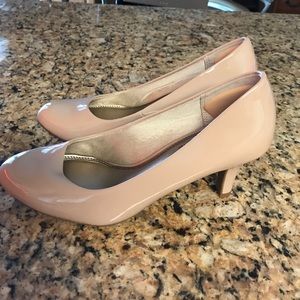 Life stride pumps size 8W