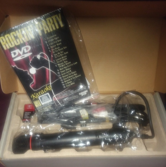 Emerson Other - Family Entertainment Handheld Karoke Emerson