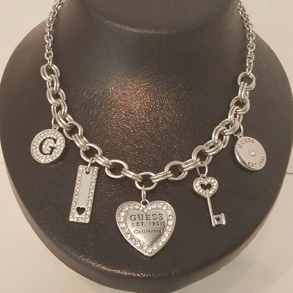 Guess Sivler Heart Neclace