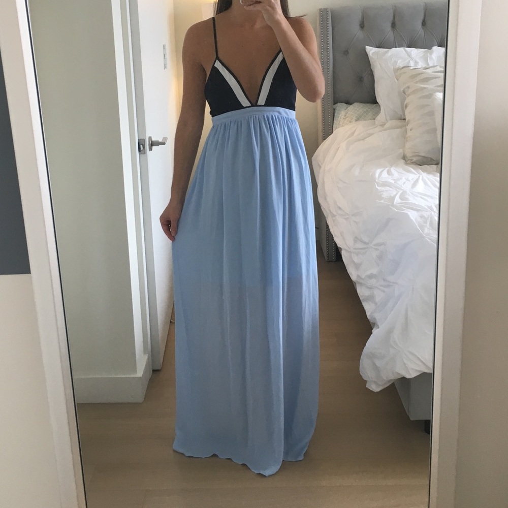 Backless maxi dress