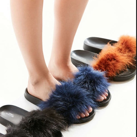 Urban Outfitters Super Furry Glam Slides Navy Blue - Picture 3 of 3