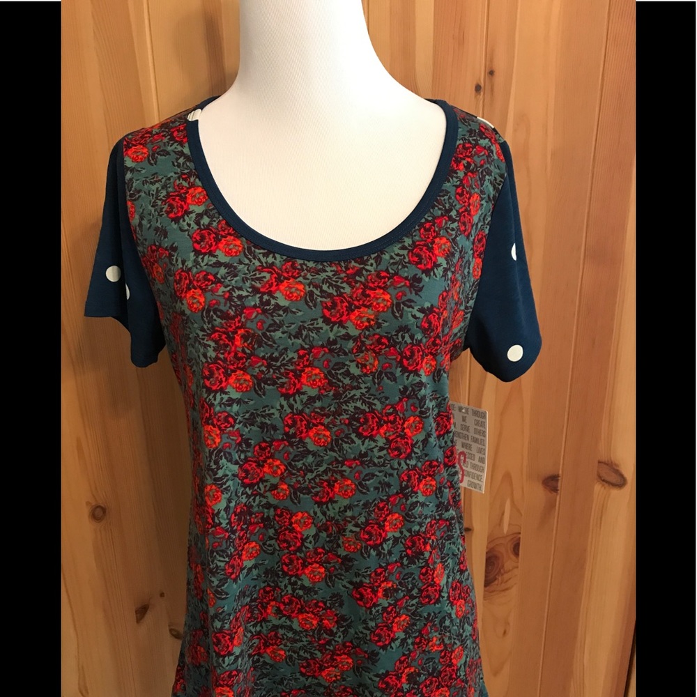 Small LuLaRoe Classic T