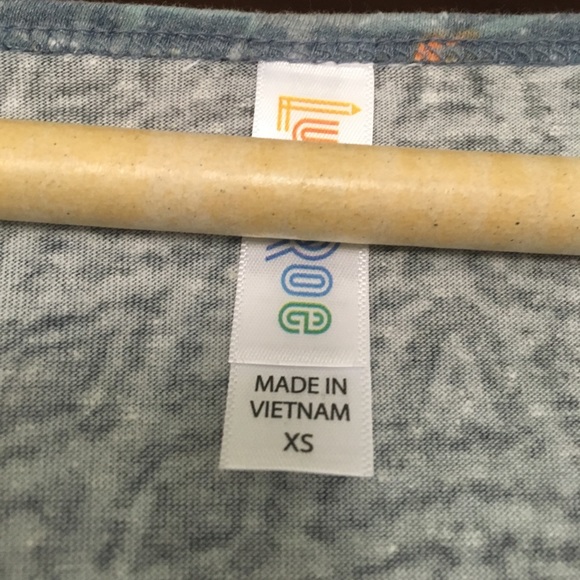 LulaRoe Perfect T - Picture 2 of 3