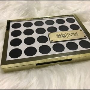 Urban Decay Eyeshadow Palette- Used
