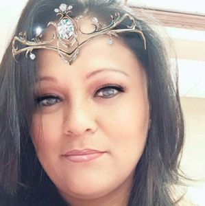 Meet your Posher, Claudia