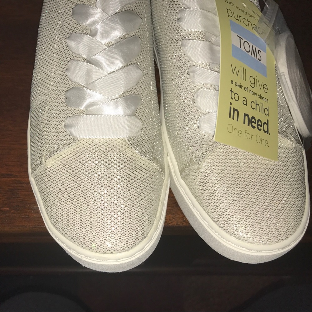✨Shimmery✨ Tom's Sneakers
