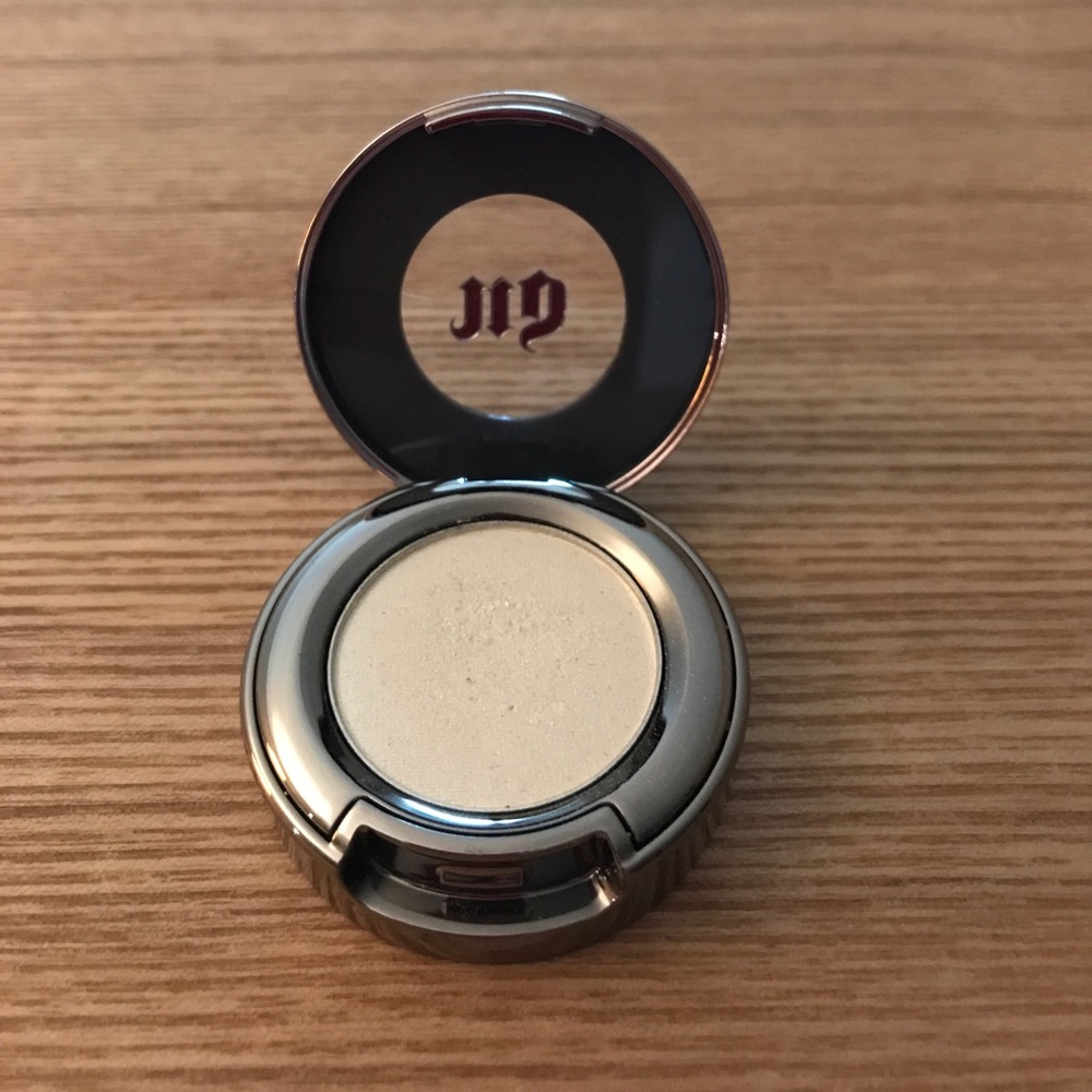 ⚡️BRAND NEW!⚡️ URBAN DECAY Eyeshadow Zephyr