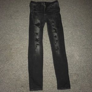 Distressed skinny jeans