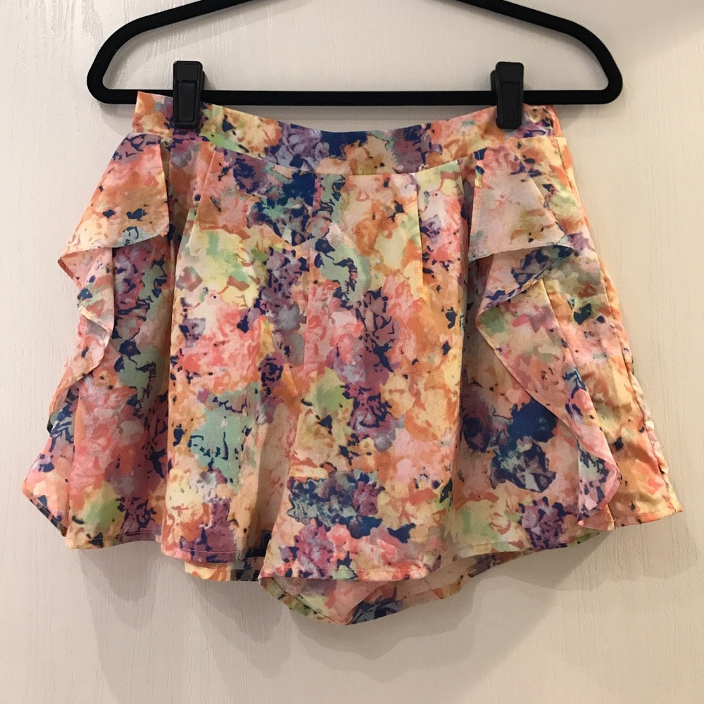 Floral shorts with elastic waistband