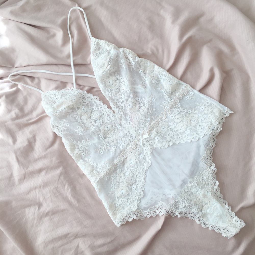 💕✨Crystallized White Lace Bodysuit✨💕