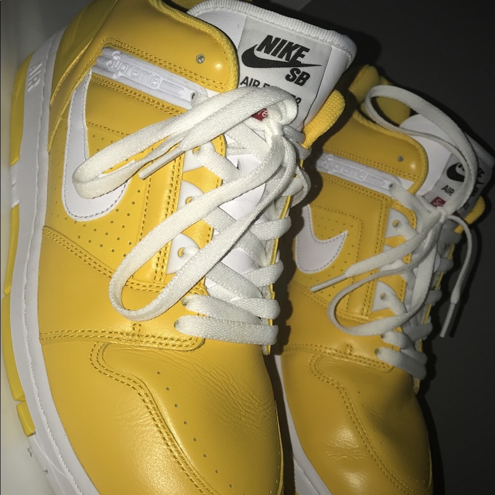 100% AUTHENTIC supreme Air Force 2
