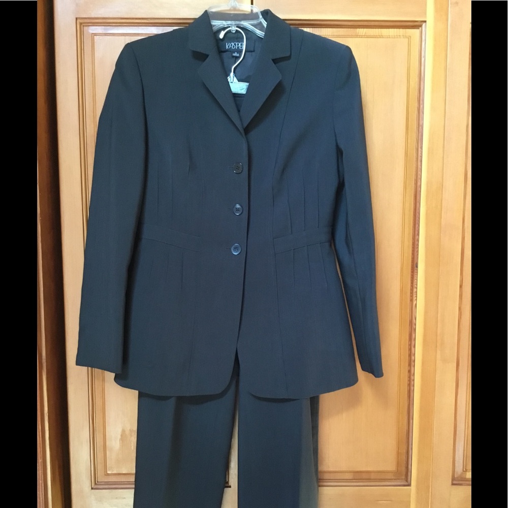 Pant suit