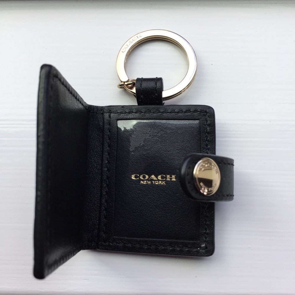 💯Auth Coach Black Leather Picture Keychain NWOT - Picture 2 of 2