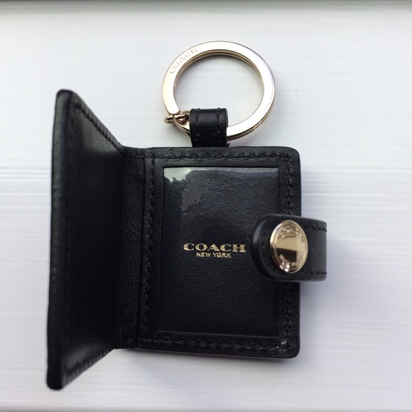 💯Auth Coach Black Leather Picture Keychain NWOT - Picture 2 of 2