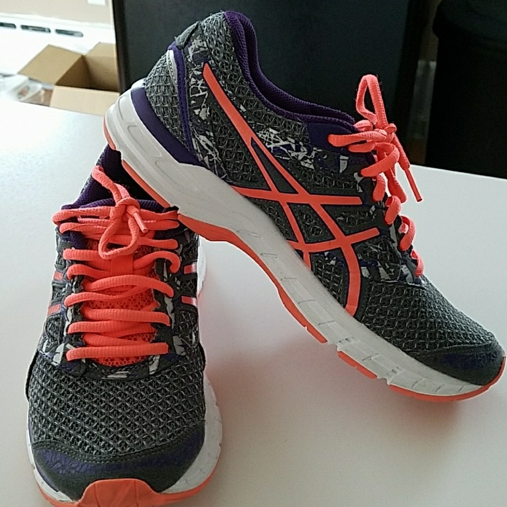 Asics womes size 8 shoes