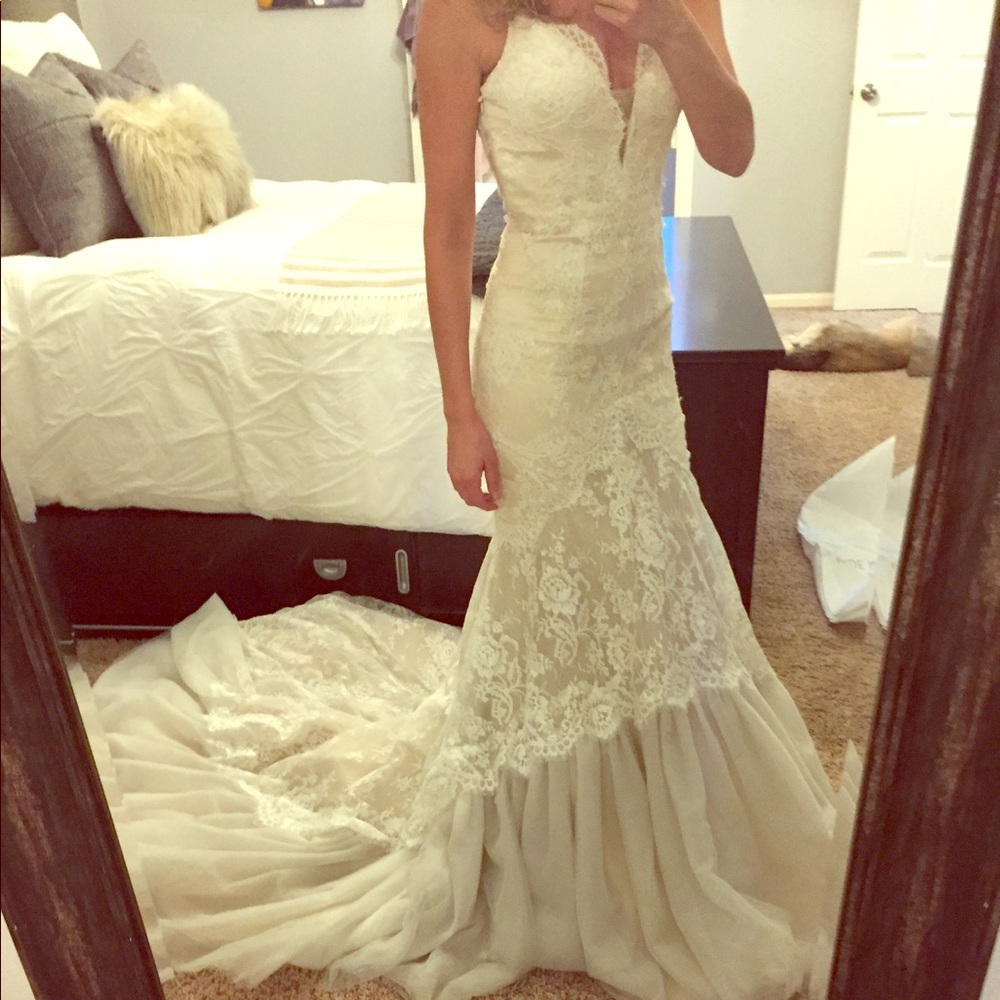 STUNNING Australian Bridal Gown 😍 IVORY Asha