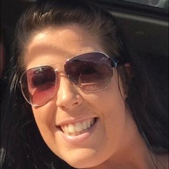 Meet your Posher, Krystiale - Picture 1 of 1