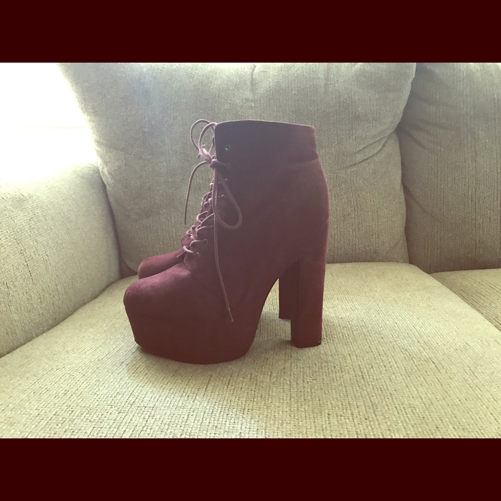 Journeys maroon platform heels! Size 10