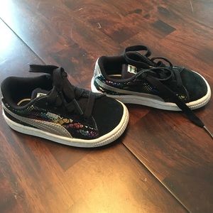 Girls Black Puma Sneakers