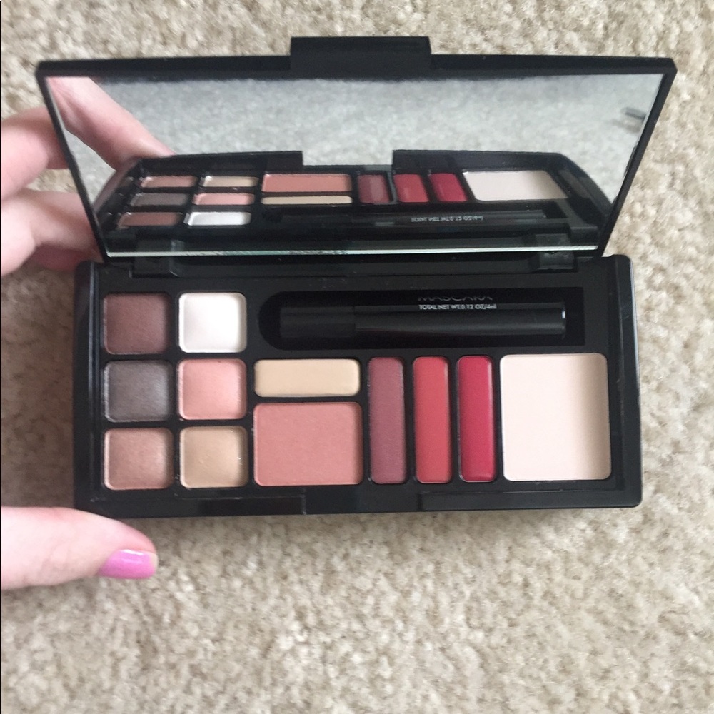 Makeup pallet