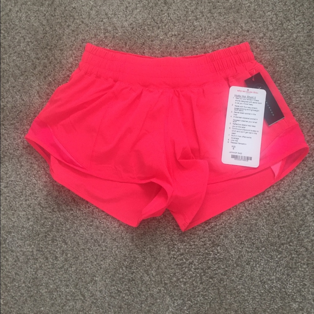 Lululemon Hotty Hot Short II